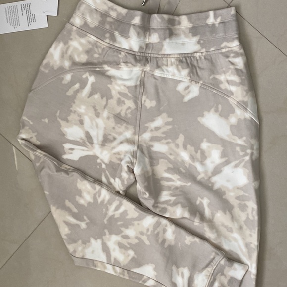 Athleta Balance Jogger - Picture 7 of 10